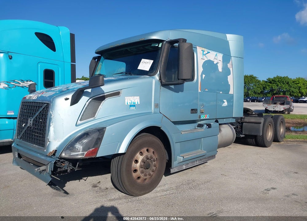 2013 VOLVO VN VNL VIN: 4V4NC9EH6DN140938
