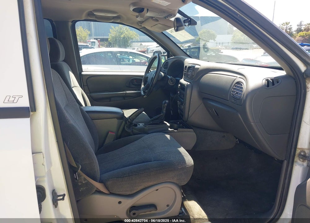 2004 CHEVROLET TRAILBLAZER LT VIN: 1GNDS13S542172315