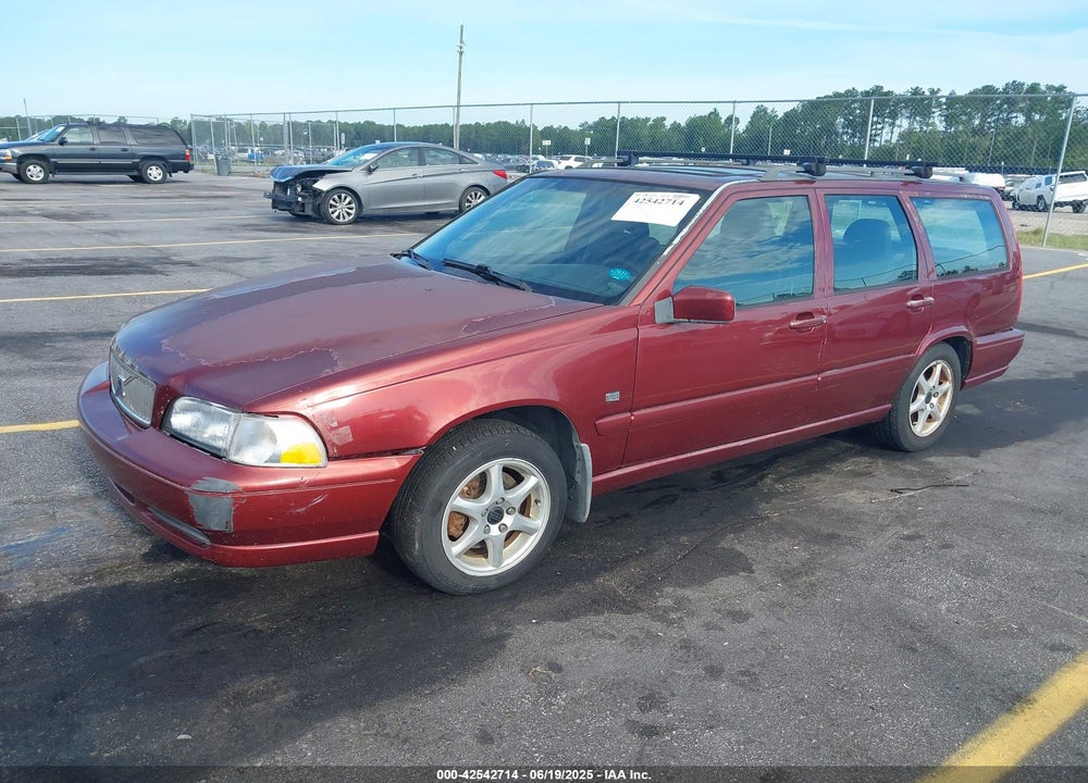 2000 VOLVO V70 VIN: YV1LW61J8Y2644104