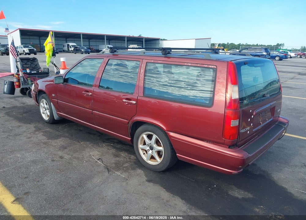 2000 VOLVO V70 VIN: YV1LW61J8Y2644104