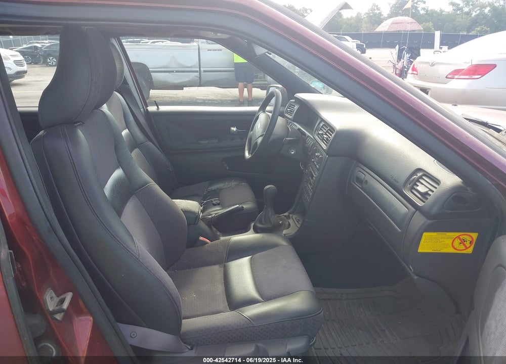 2000 VOLVO V70 VIN: YV1LW61J8Y2644104
