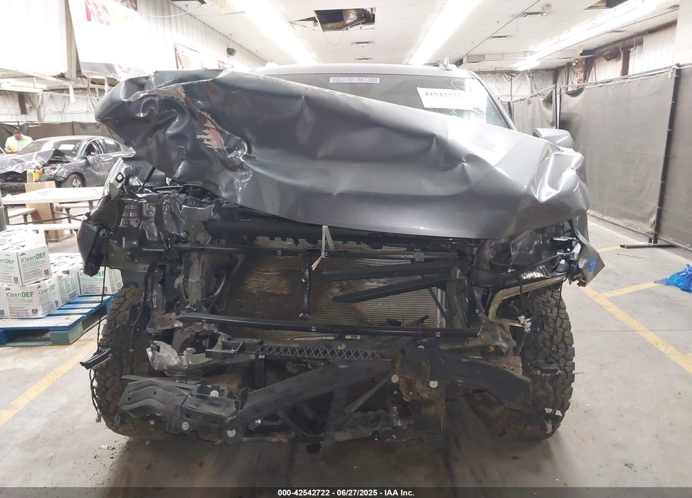 2022 CHEVROLET SUBURBAN VIN: 1GNSKBKD0NR175213