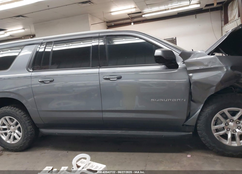 2022 CHEVROLET SUBURBAN VIN: 1GNSKBKD0NR175213