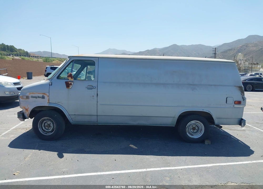 1982 CHEVROLET G10 VIN: 1GCDG15D0C7113912