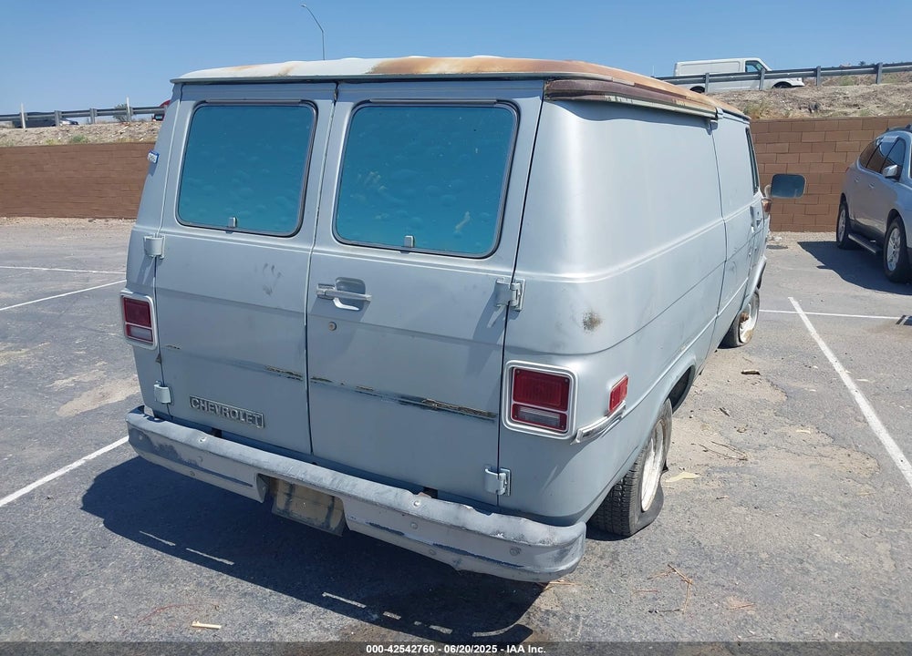 1982 CHEVROLET G10 VIN: 1GCDG15D0C7113912