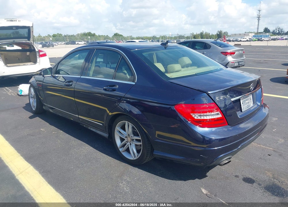 2014 MERCEDES-BENZ C 250 VIN: WDDGF4HB3EA967462