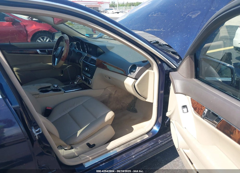 2014 MERCEDES-BENZ C 250 VIN: WDDGF4HB3EA967462
