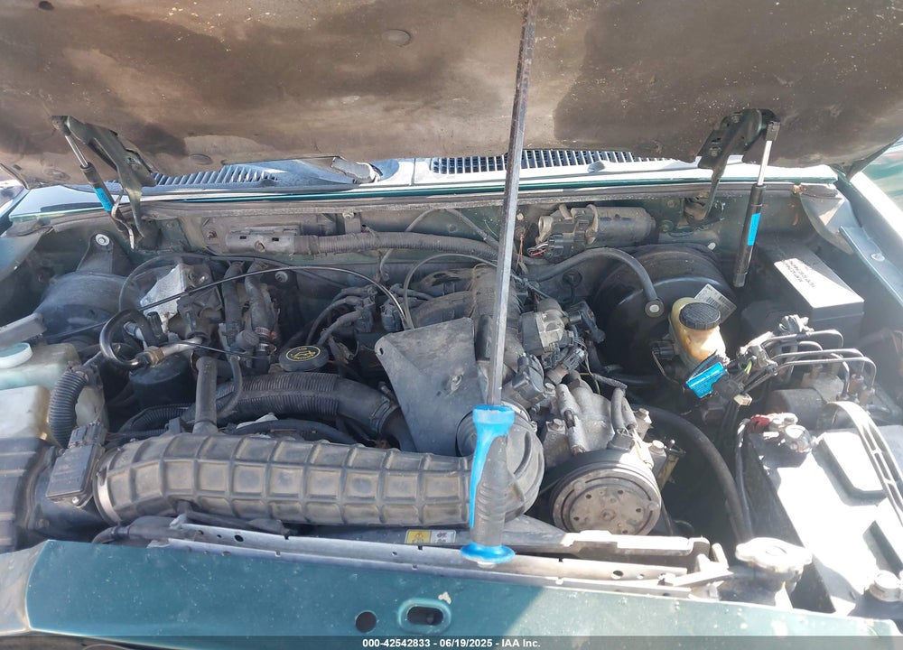 2000 FORD EXPLORER XLS VIN: 1FMZU62X3YUB73486