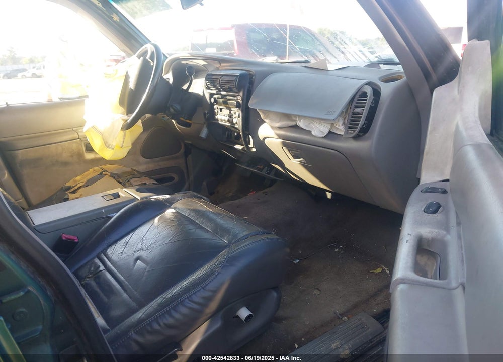 2000 FORD EXPLORER XLS VIN: 1FMZU62X3YUB73486