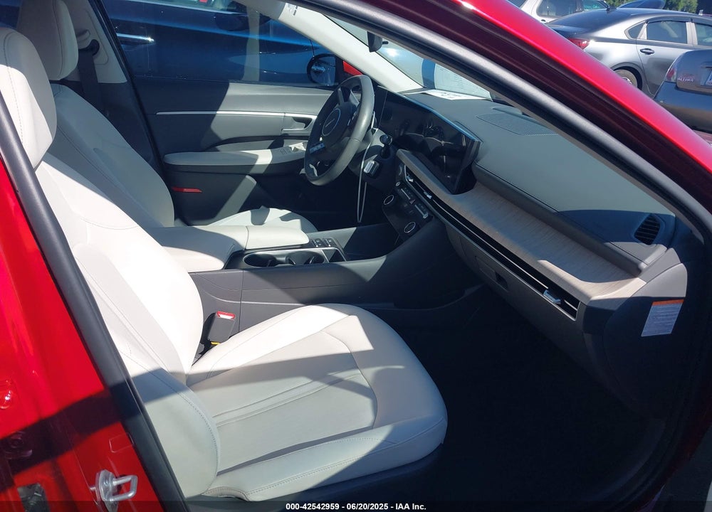 2024 HYUNDAI SONATA HYBRID VIN: KMHL34JJ7RA099678