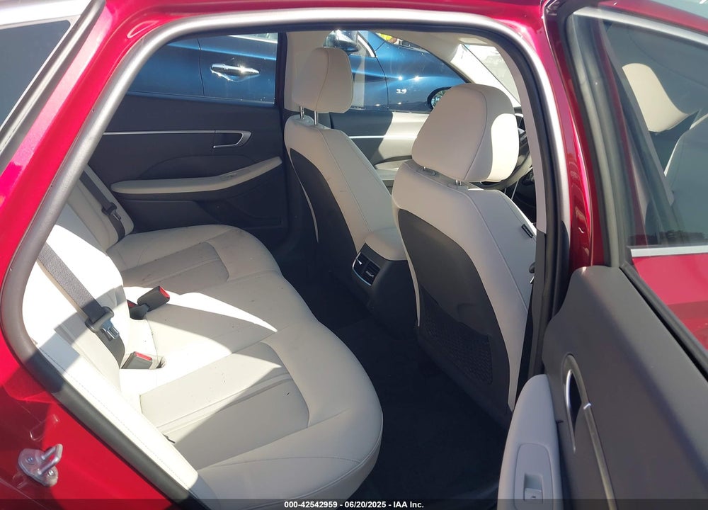 2024 HYUNDAI SONATA HYBRID VIN: KMHL34JJ7RA099678
