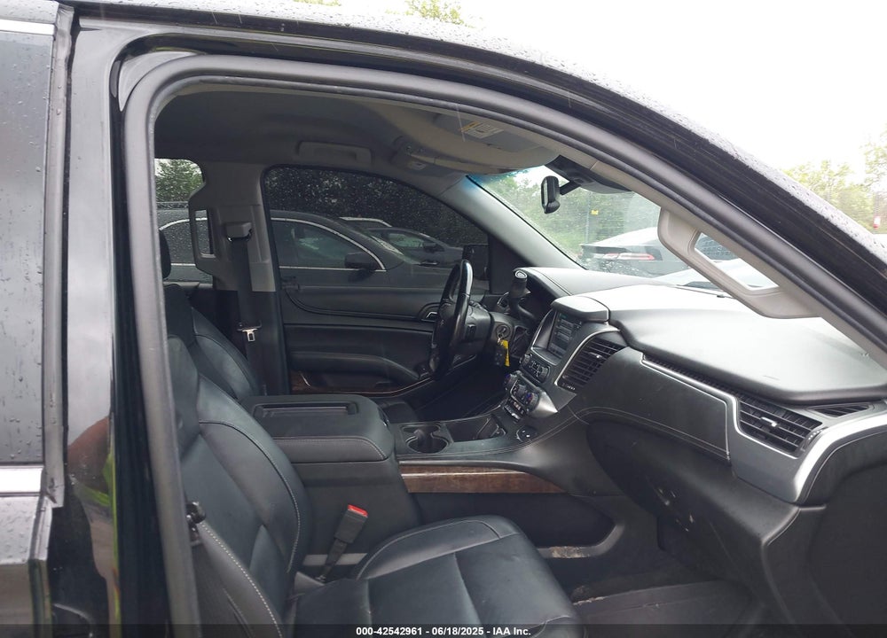 2018 CHEVROLET SUBURBAN VIN: 1GNSKHKC9JR221982