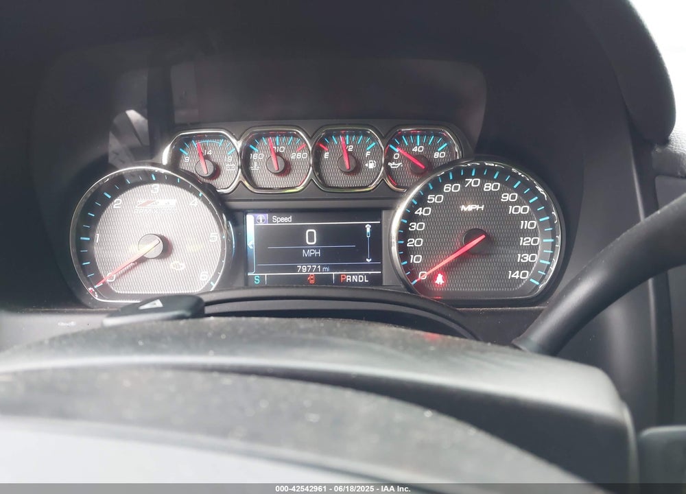 2018 CHEVROLET SUBURBAN VIN: 1GNSKHKC9JR221982