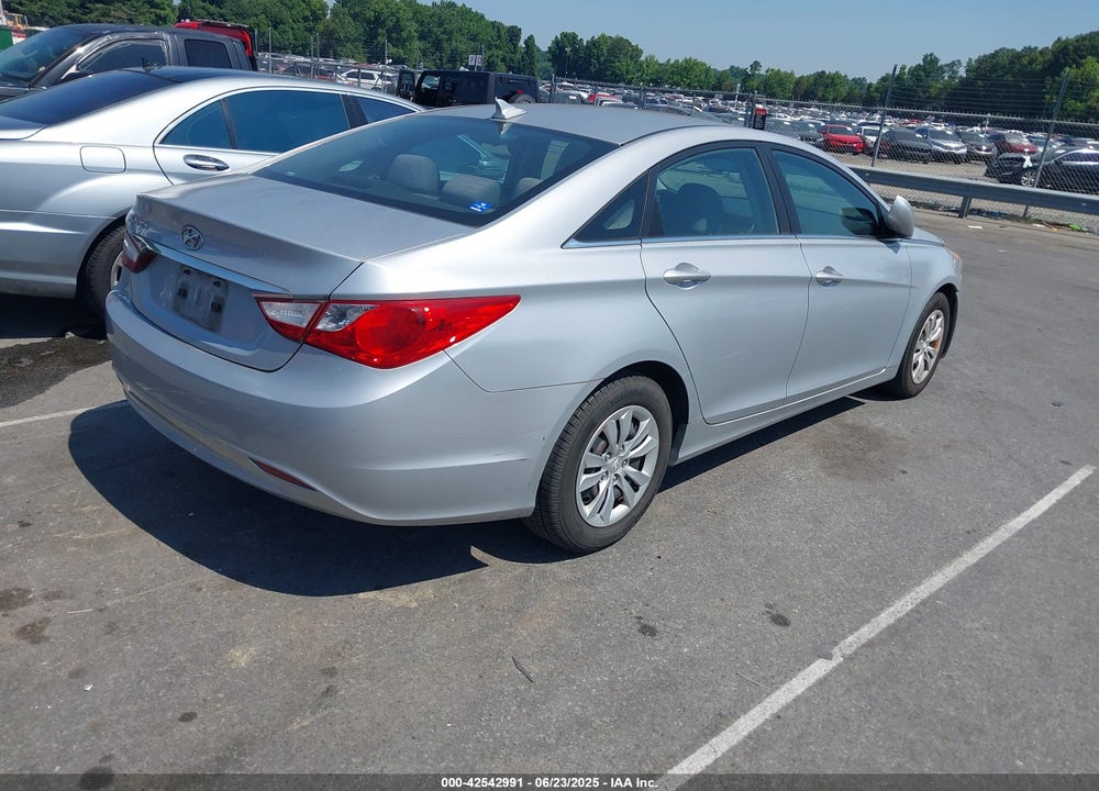 2011 HYUNDAI SONATA VIN: 5NPEB4AC4BH013906
