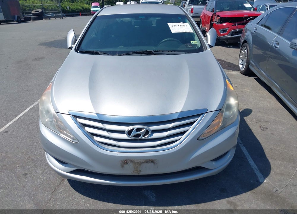 2011 HYUNDAI SONATA VIN: 5NPEB4AC4BH013906