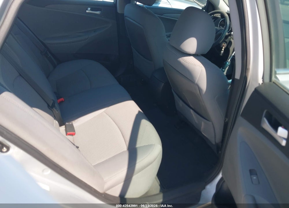 2011 HYUNDAI SONATA VIN: 5NPEB4AC4BH013906