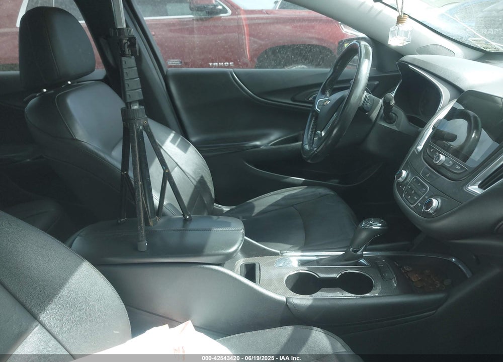 2019 CHEVROLET MALIBU VIN: 1G1ZD5ST0KF116954