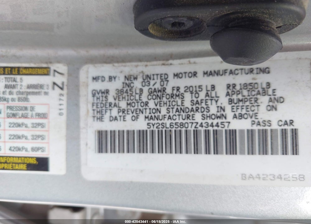 2007 PONTIAC VIBE VIN: 5Y2SL65807Z434457
