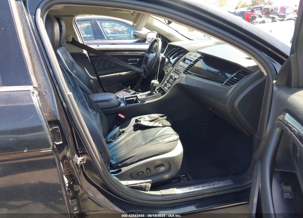 2010 FORD TAURUS VIN: 1FAHP2FW7AG162745