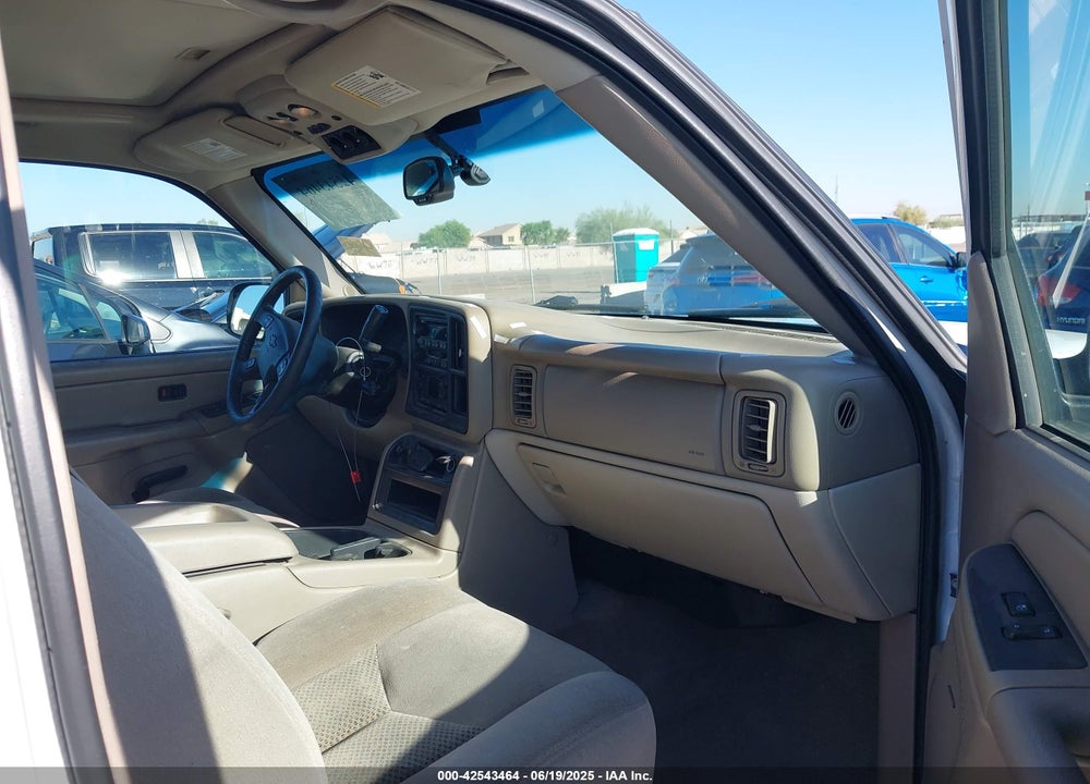 2005 CHEVROLET SUBURBAN 1500 LS VIN: 3GNEC16Z35G156200