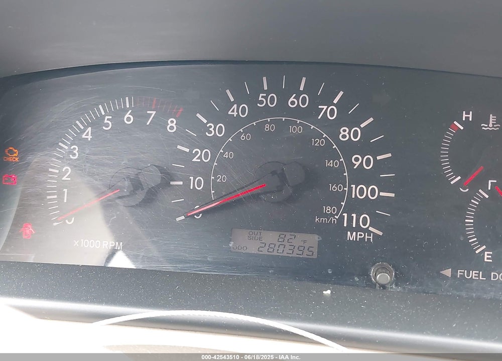 2005 TOYOTA COROLLA LE VIN: 1NXBR32E55Z360126