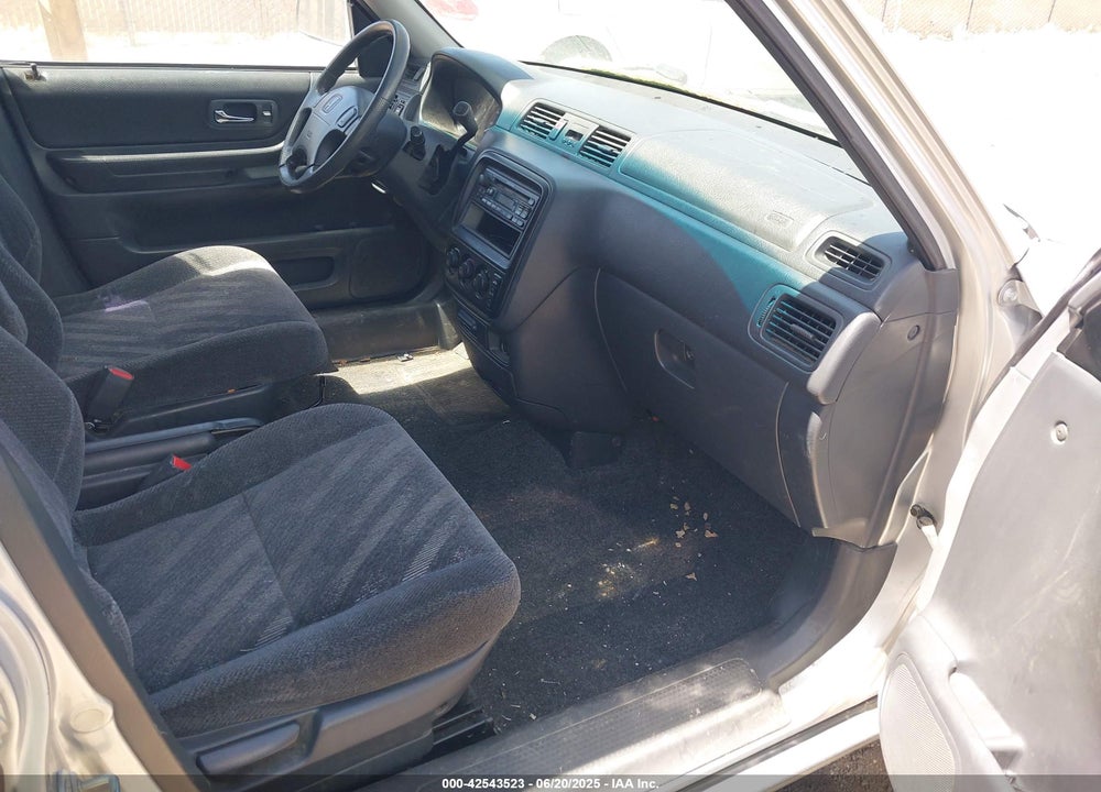1999 HONDA CR-V EX VIN: JHLRD1863XC052485