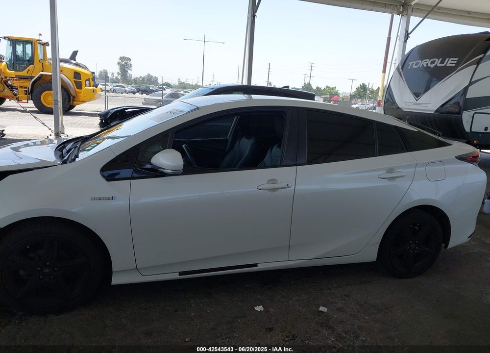 2018 TOYOTA PRIUS VIN: JTDKARFU2J3062200