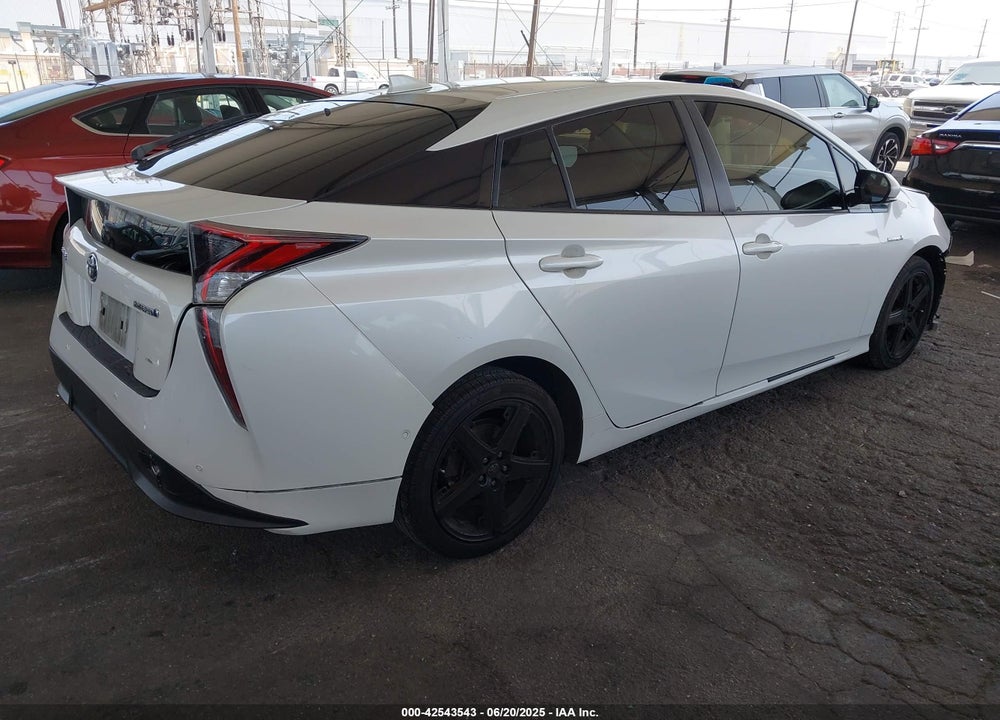 2018 TOYOTA PRIUS VIN: JTDKARFU2J3062200