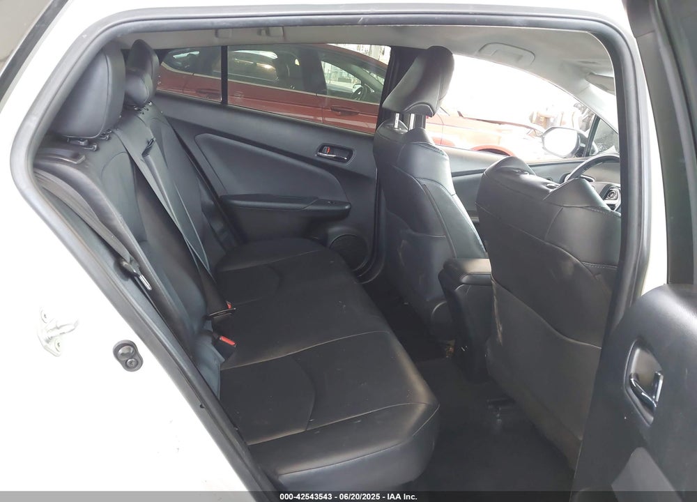 2018 TOYOTA PRIUS VIN: JTDKARFU2J3062200