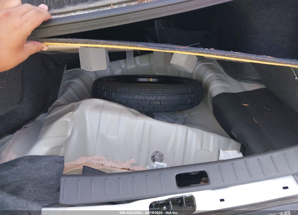 2019 NISSAN VERSA 1.6 S+ VIN: 3N1CN7APXKL801224