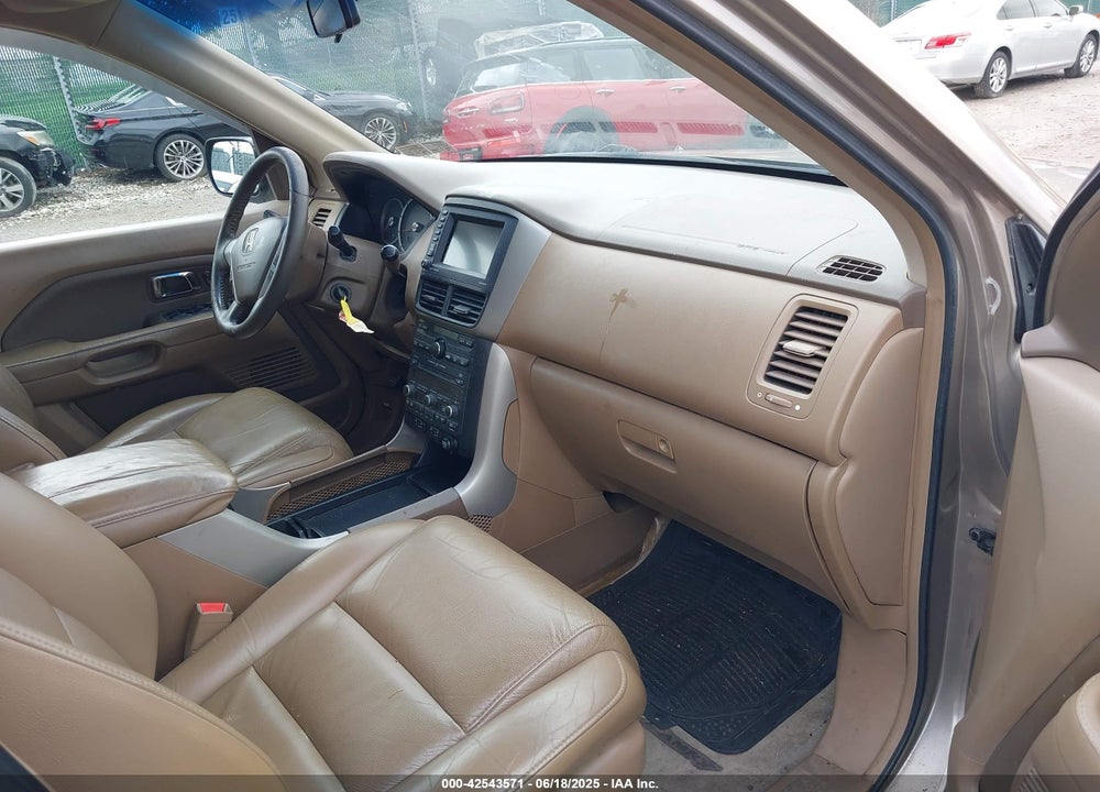 2006 HONDA PILOT VIN: 5FNYF28756B008300