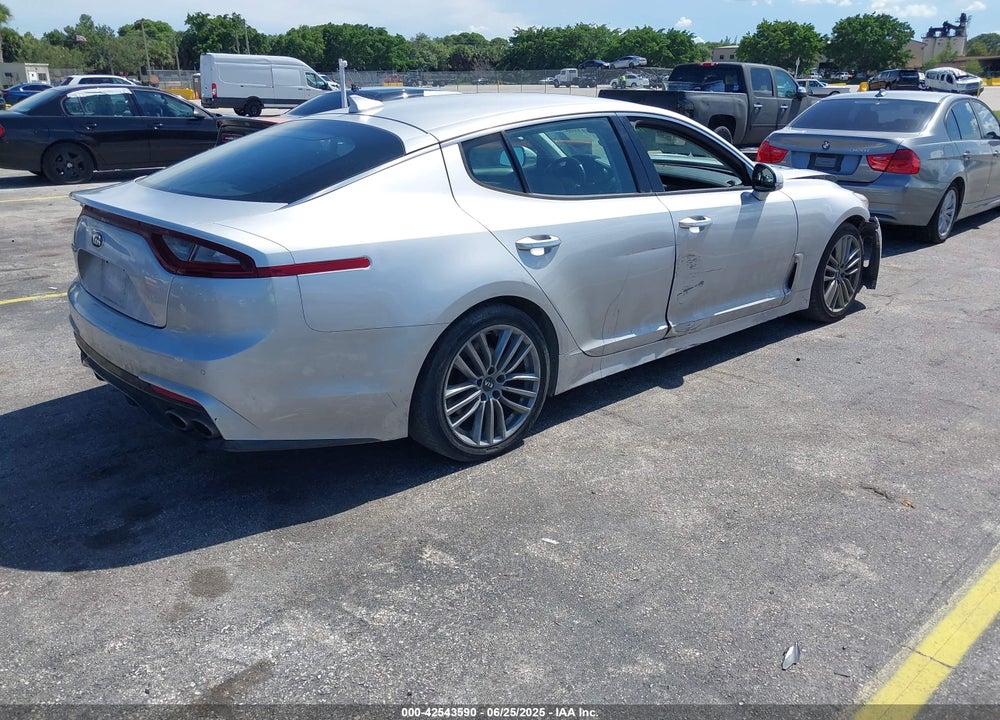 2018 KIA STINGER VIN: KNAE15LA5J6035665
