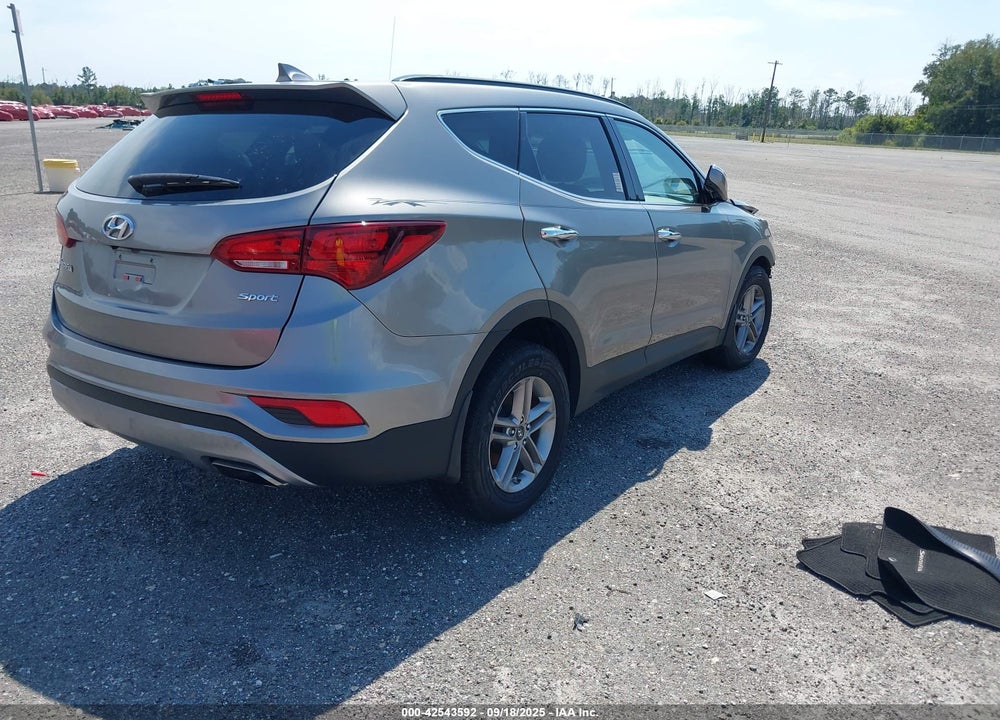 2017 HYUNDAI SANTA FE VIN: 5XYZU3LB6HG427666