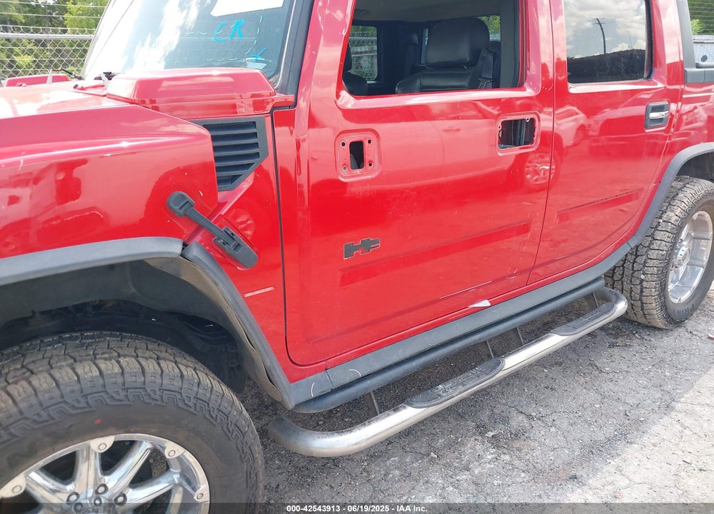 2005 HUMMER H2 SUT VIN: 5GRGN22U05H119668