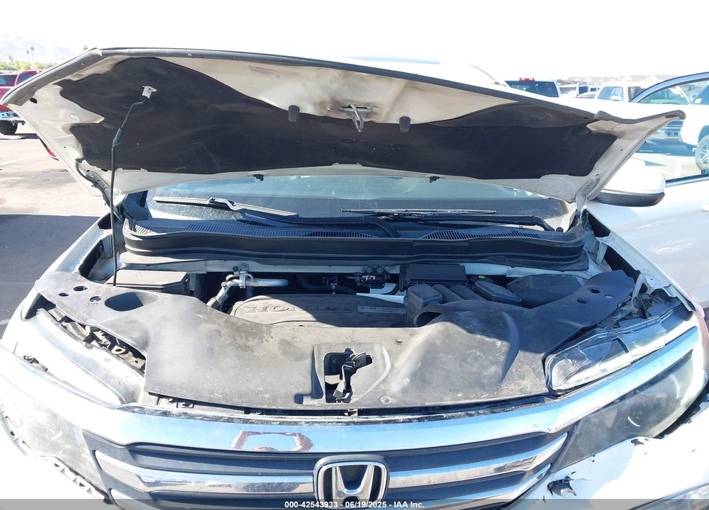 2018 HONDA PILOT VIN: 5FNYF5H50JB023800