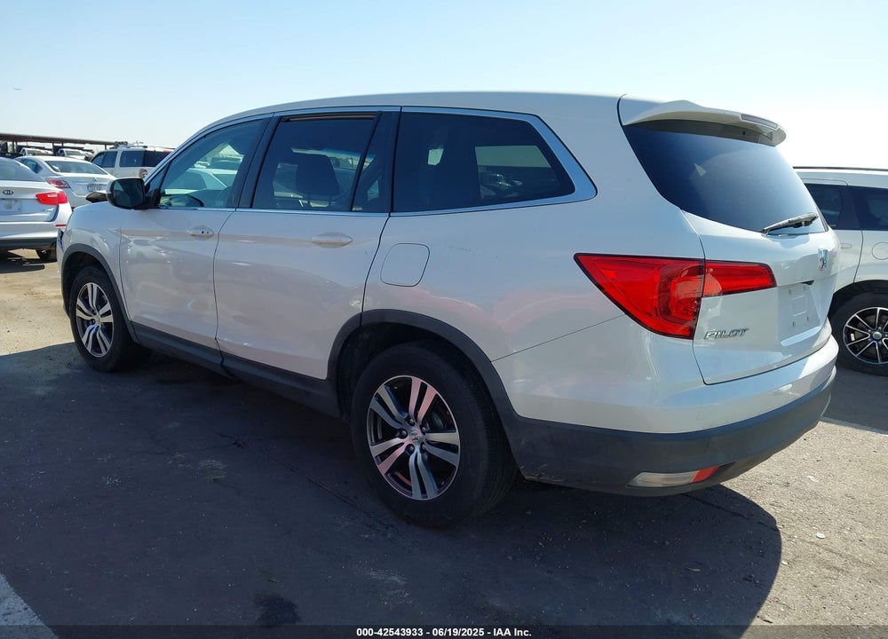 2018 HONDA PILOT VIN: 5FNYF5H50JB023800
