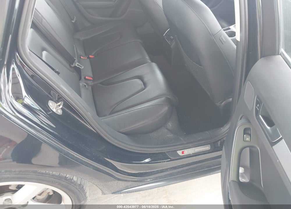 2012 AUDI A4 VIN: WAUFFAFLXCN017411