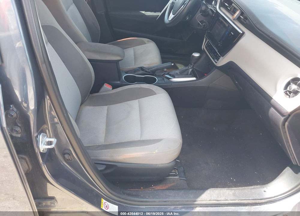 2017 TOYOTA COROLLA VIN: 2T1BURHE6HC916782