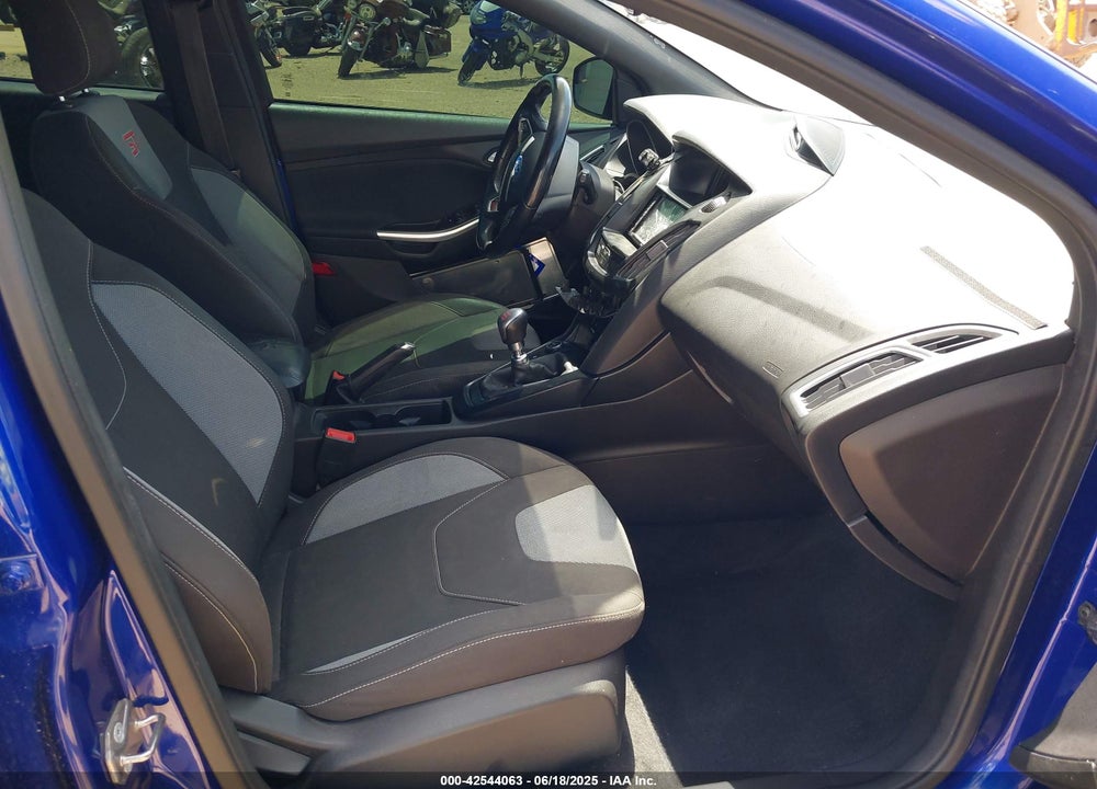 2015 FORD FOCUS VIN: 1FADP3L97FL293983