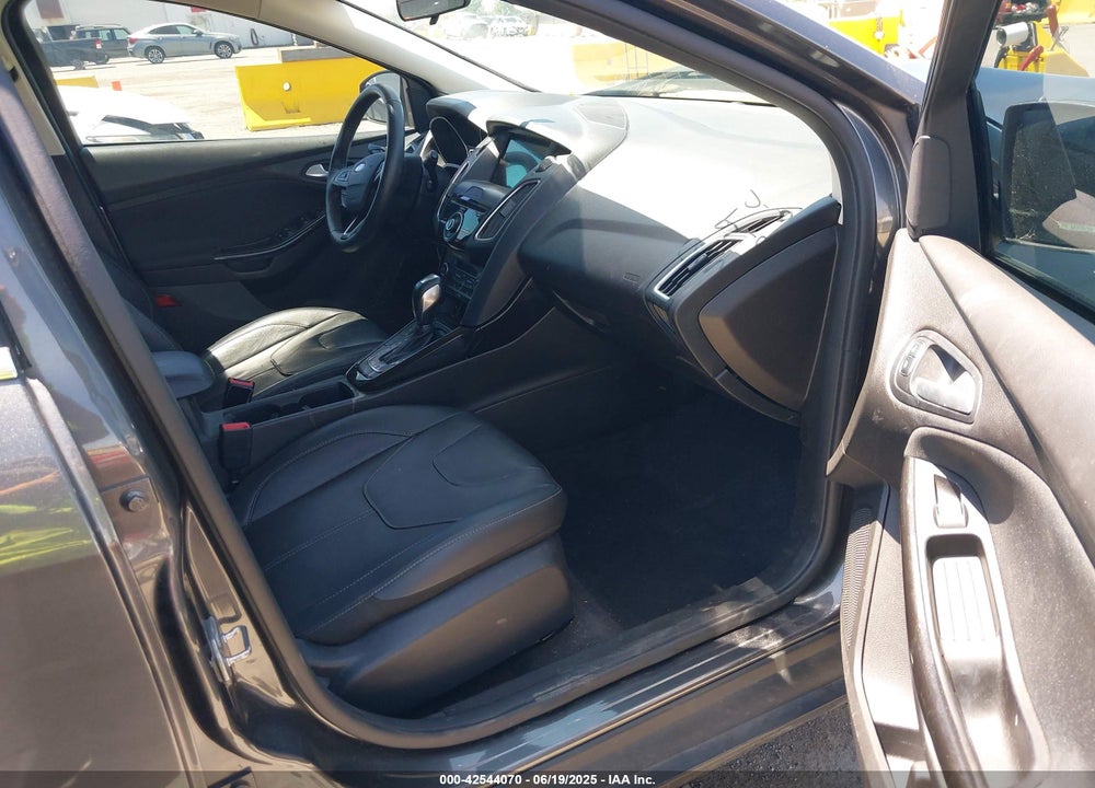 2018 FORD FOCUS VIN: 1FADP3N28JL232120