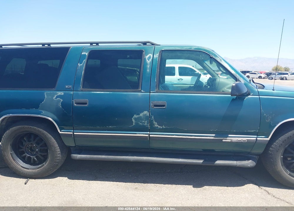 1996 GMC SUBURBAN C1500 VIN: 3GKEC16R2TG522612