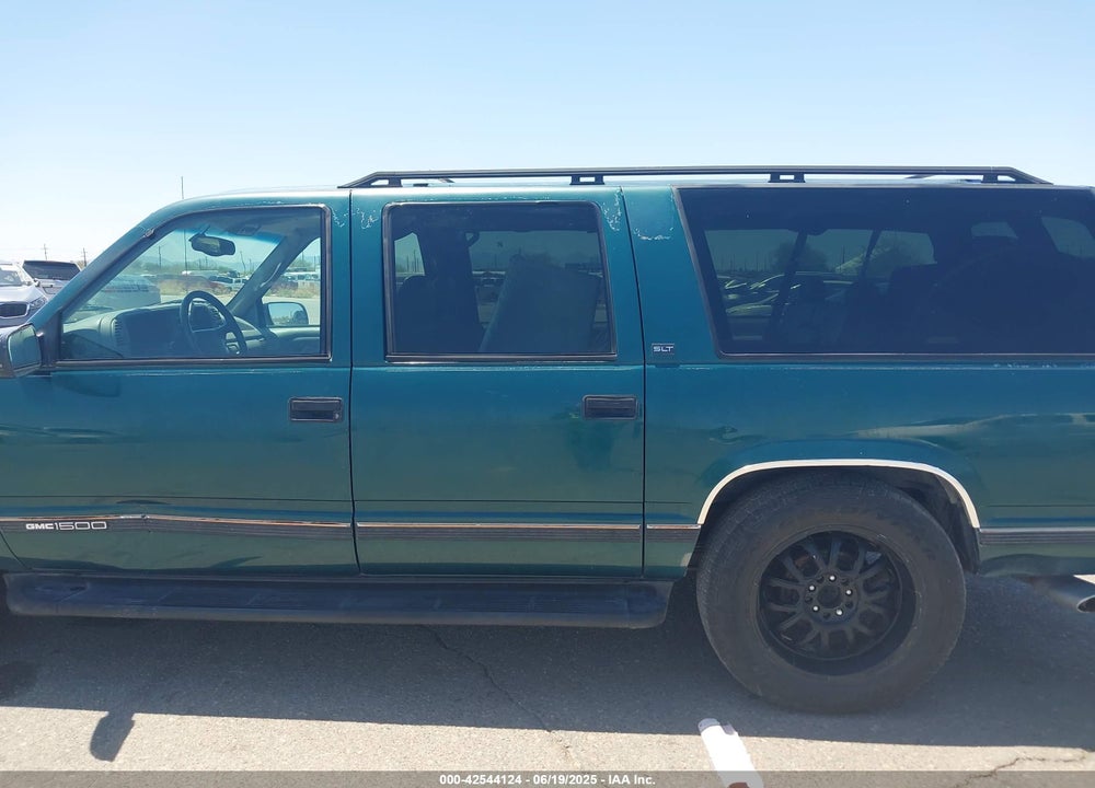 1996 GMC SUBURBAN C1500 VIN: 3GKEC16R2TG522612