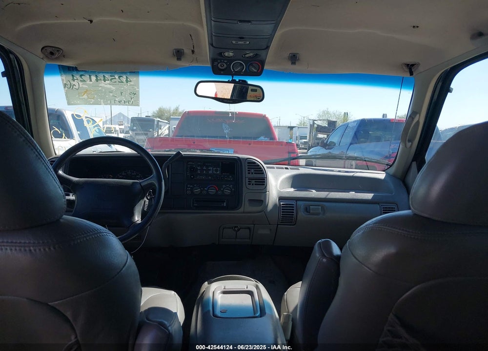 1996 GMC SUBURBAN C1500 VIN: 3GKEC16R2TG522612