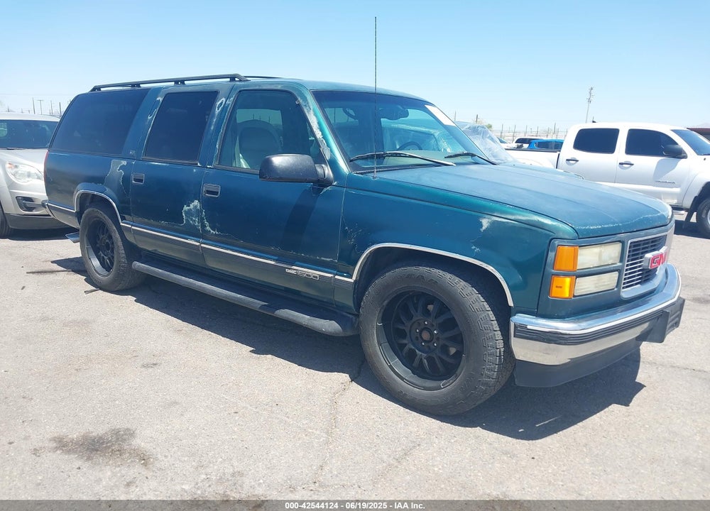 1996 GMC SUBURBAN C1500 VIN: 3GKEC16R2TG522612