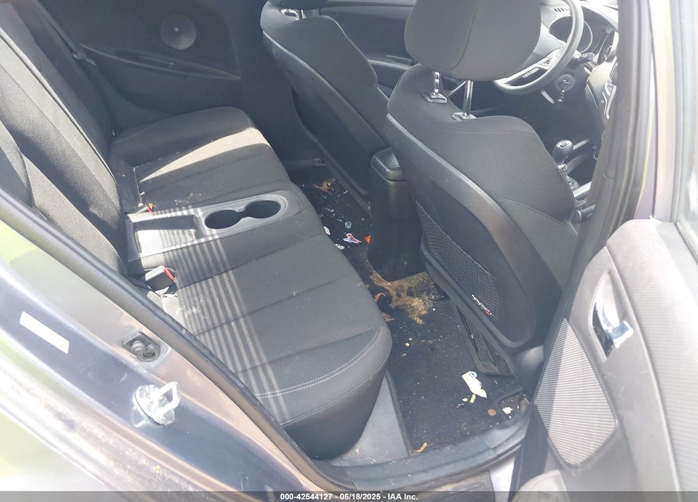 2016 HYUNDAI VELOSTER BASE (M6) VIN: KMHTC6AD4GU303242
