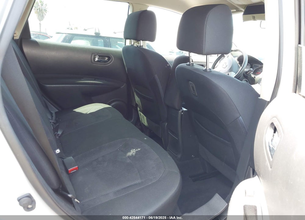 2014 NISSAN ROGUE SELECT VIN: JN8AS5MV7EW715786