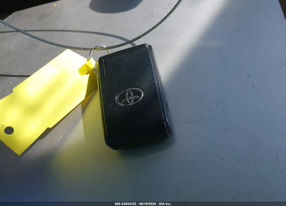 2005 TOYOTA PRIUS VIN: JTDKB20U053095134