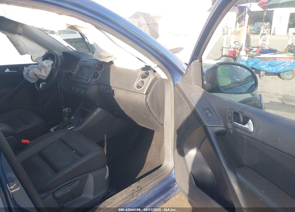 2017 VOLKSWAGEN TIGUAN 2.0T S VIN: WVGAV7AX9HW511091