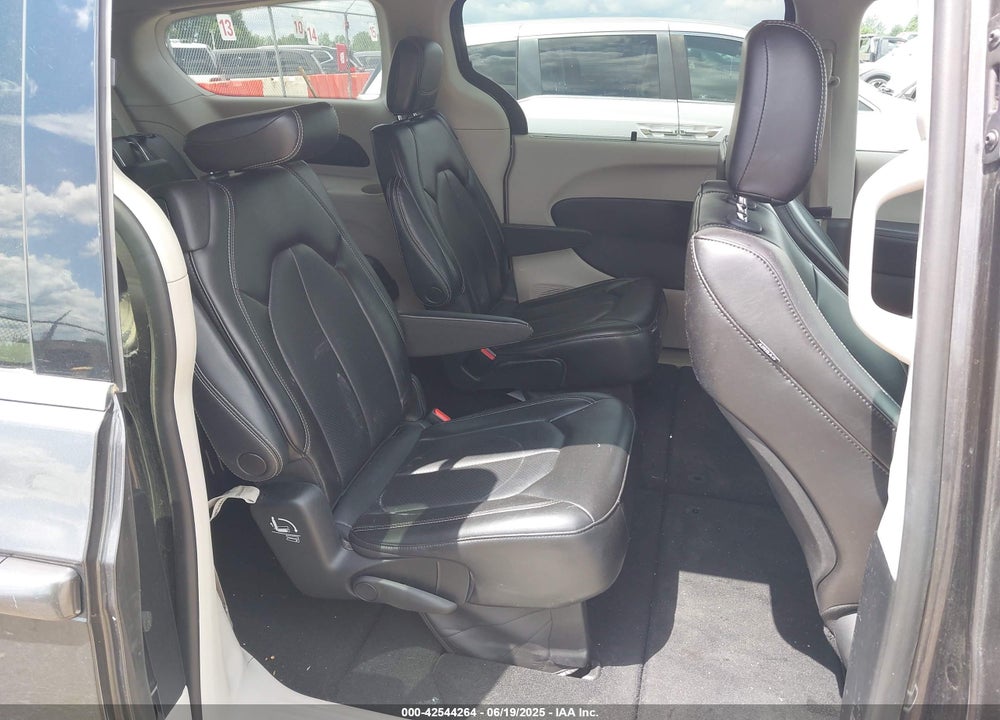 2023 CHRYSLER PACIFICA TOURING L VIN: 2C4RC1BG5PR520967
