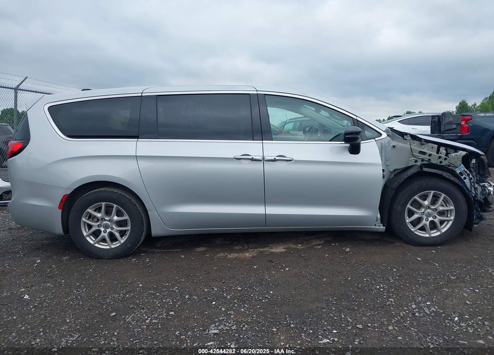 2024 CHRYSLER PACIFICA TOURING L VIN: 2C4RC1BG3RR139816